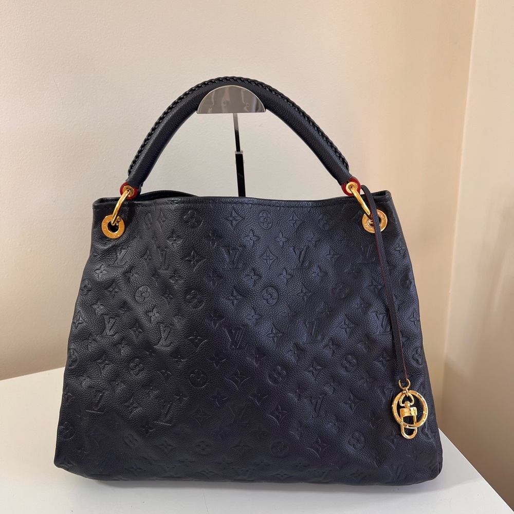Louis Vuitton Artsy MM